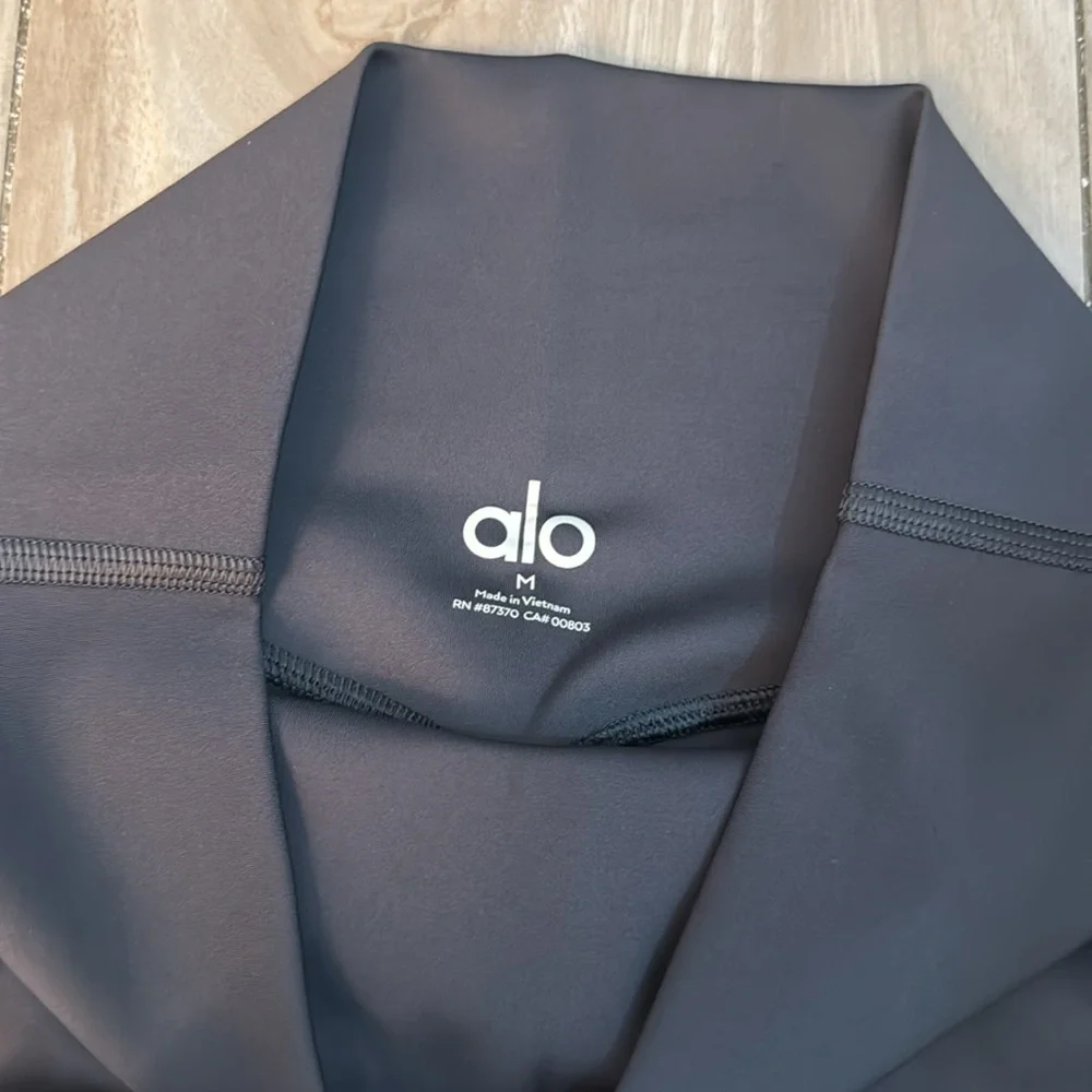 Alo Slit Leggings Size M - Picture 5 of 7